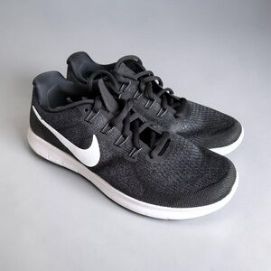 Nike Women's Free Rn Size 7 Black White
